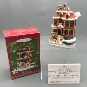Hallmark Keepsake Ornament 2001 "Up On The Housetop" Magic - Light Motion Sound